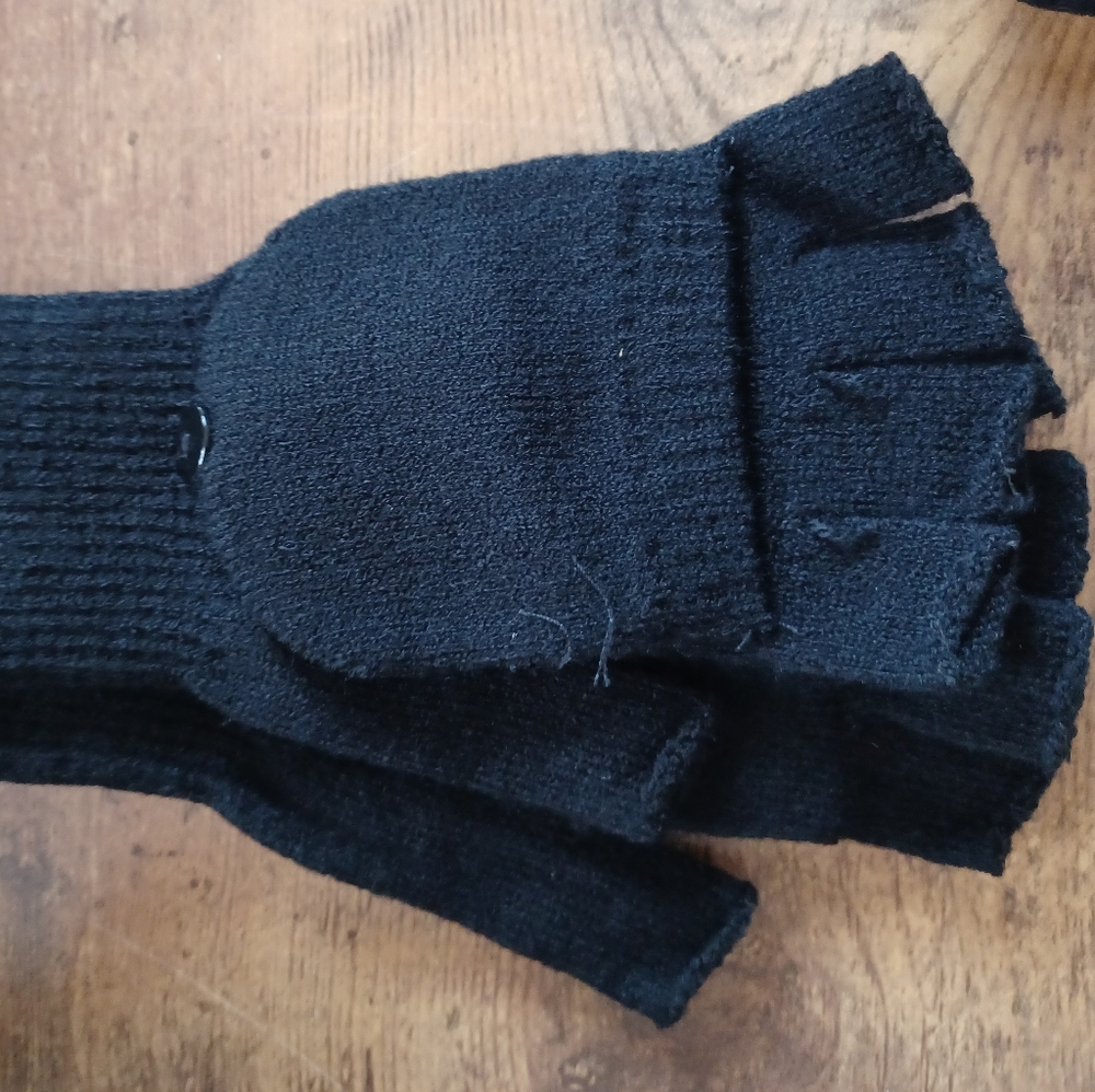 Sonic fingerless glove/mittens